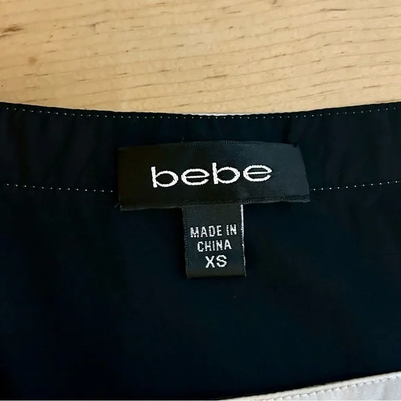 Bebe | 100% Silk Tunic Blouse w/ Wrap - Size XS - Paisley Print - Picture 9 of 9